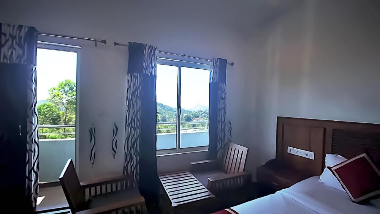 Princess De Munnar - 3 star Hotel Thiruvananthapuram Rum bild